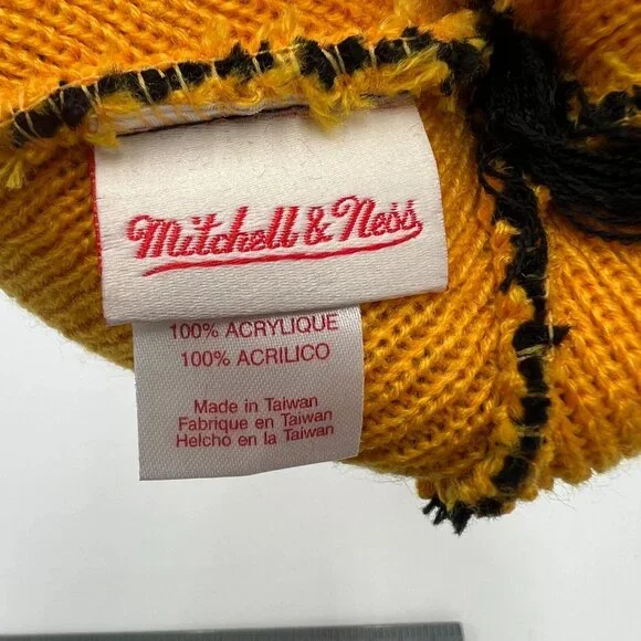 Mitchell & Ness Unisex Yellow Black Knit Pittsburgh Penguins NHL Beanie Hat NWT - Picture 3 of 5